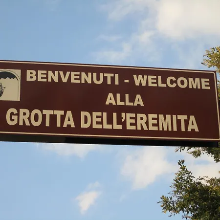 Grotta Dell'eremita Hotel Albano di Lucania